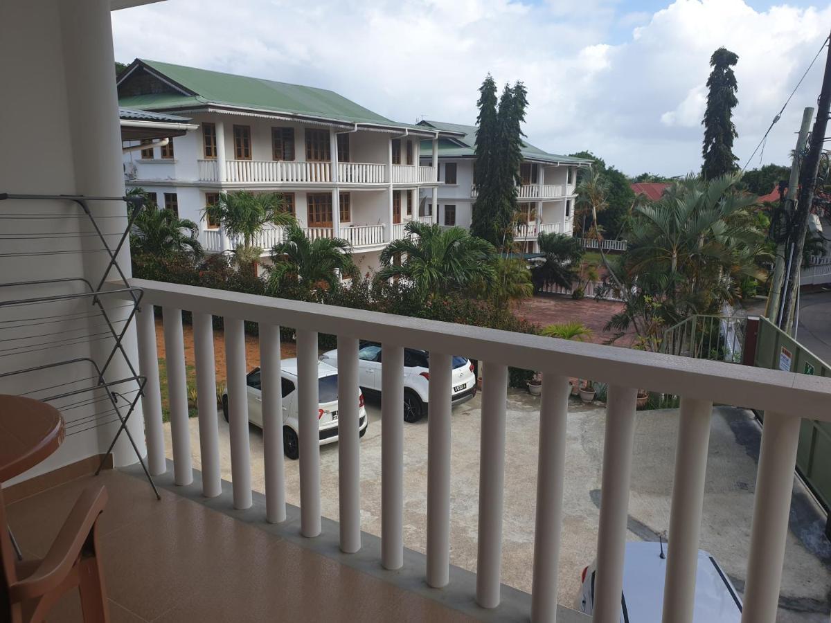 La Maison Hibiscus Self Catering Accommodation โบวาลง ภายนอก รูปภาพ