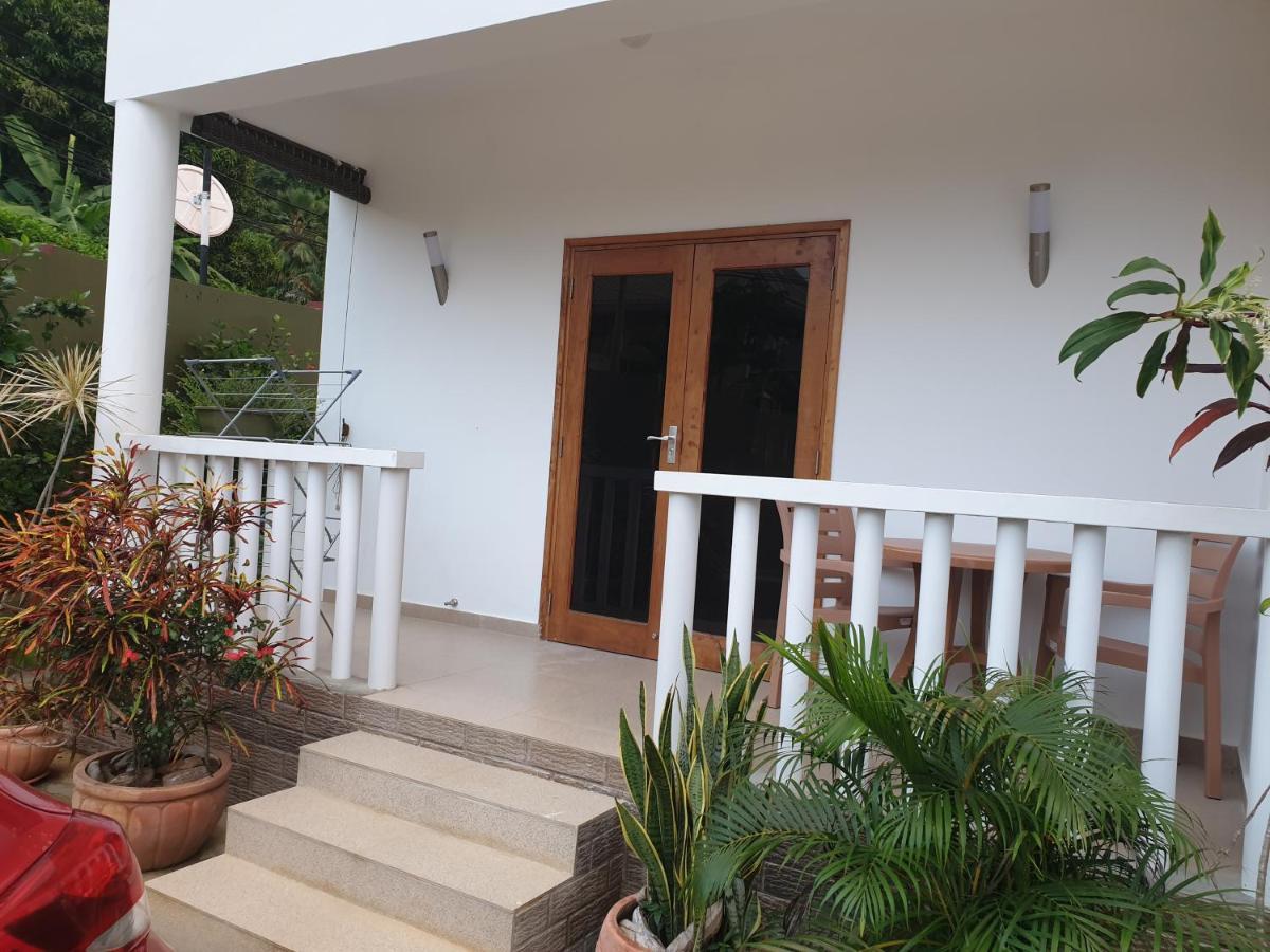 La Maison Hibiscus Self Catering Accommodation โบวาลง ภายนอก รูปภาพ