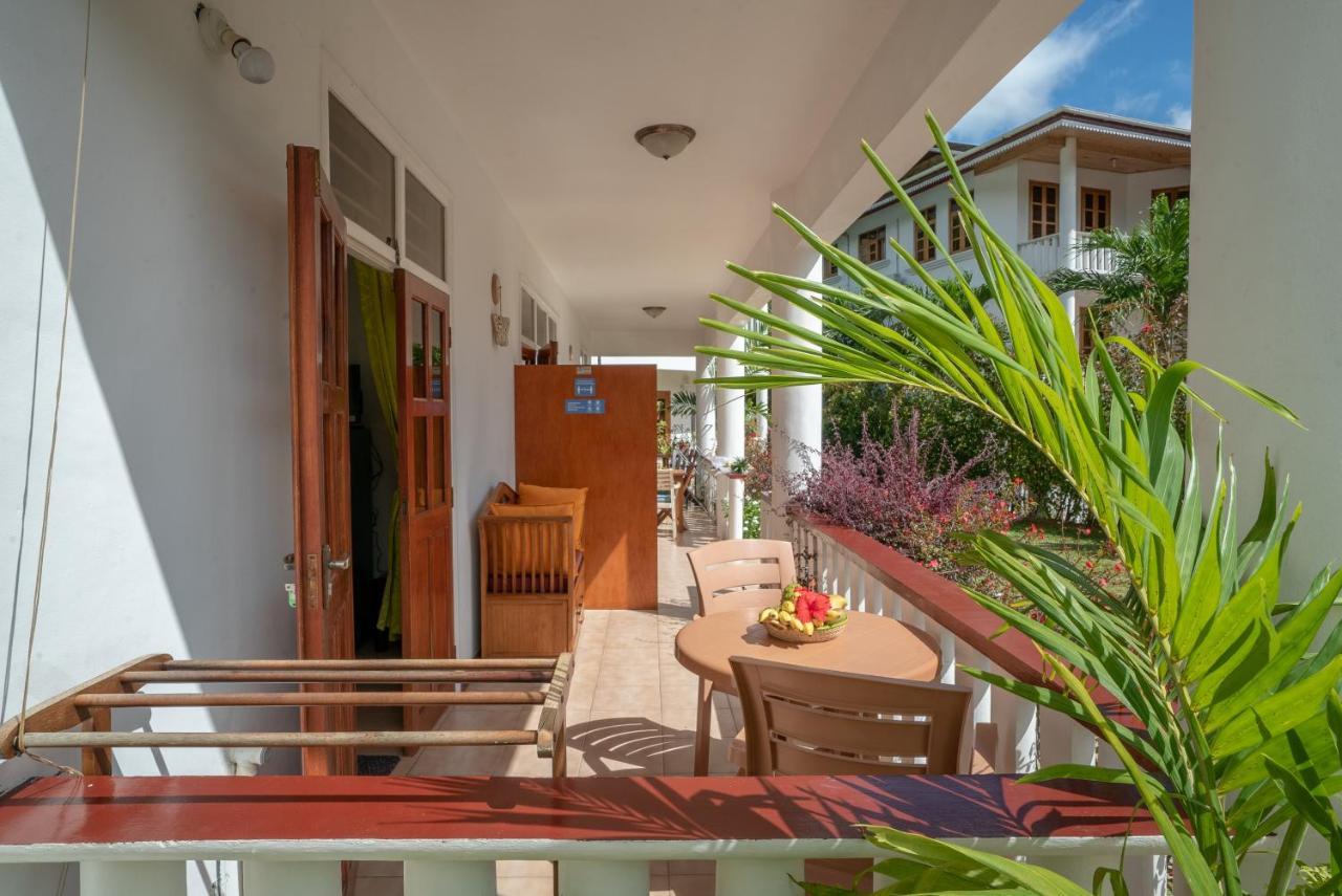 La Maison Hibiscus Self Catering Accommodation โบวาลง ภายนอก รูปภาพ