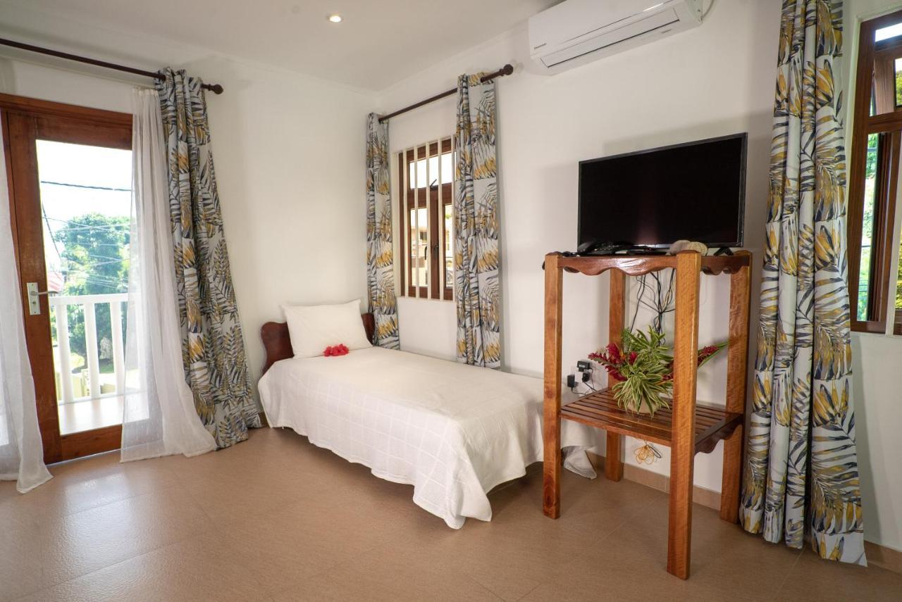 La Maison Hibiscus Self Catering Accommodation โบวาลง ภายนอก รูปภาพ
