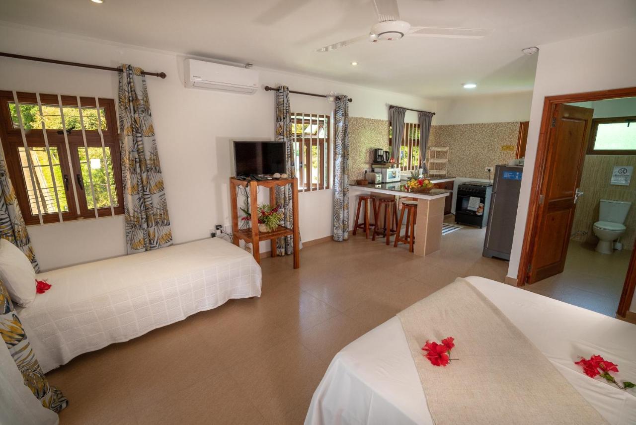 La Maison Hibiscus Self Catering Accommodation โบวาลง ภายนอก รูปภาพ