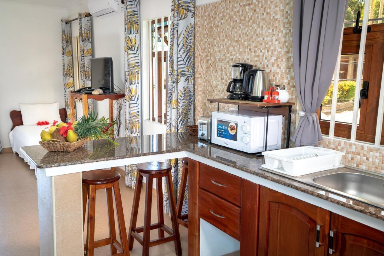 La Maison Hibiscus Self Catering Accommodation โบวาลง ภายนอก รูปภาพ