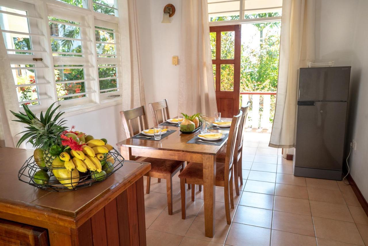 La Maison Hibiscus Self Catering Accommodation โบวาลง ภายนอก รูปภาพ