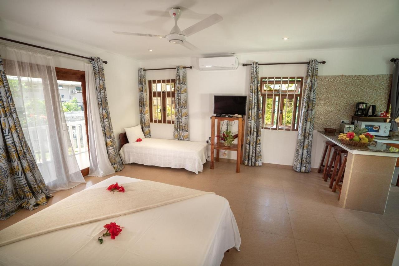 La Maison Hibiscus Self Catering Accommodation โบวาลง ภายนอก รูปภาพ