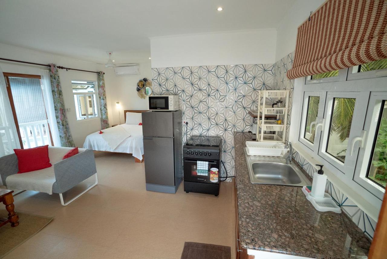 La Maison Hibiscus Self Catering Accommodation โบวาลง ภายนอก รูปภาพ