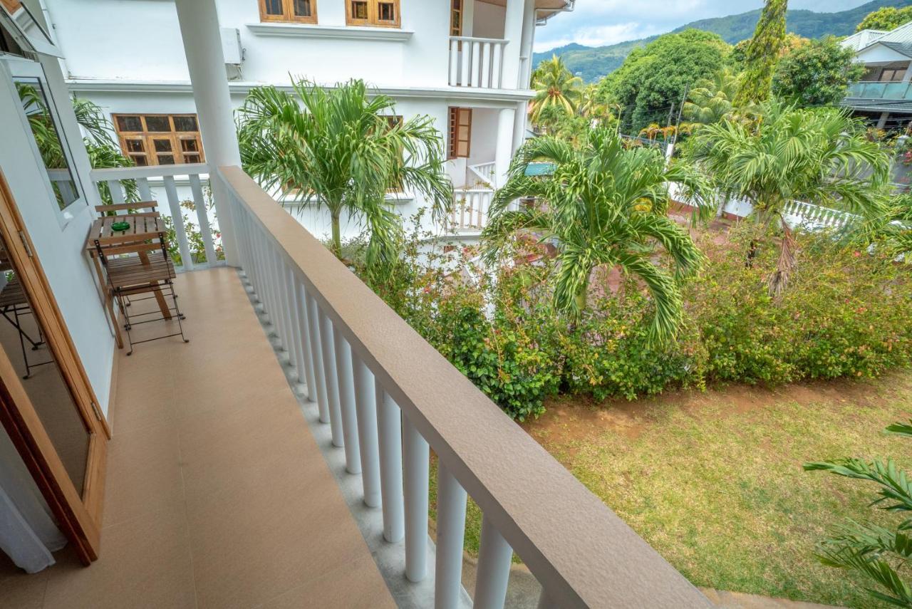 La Maison Hibiscus Self Catering Accommodation โบวาลง ภายนอก รูปภาพ