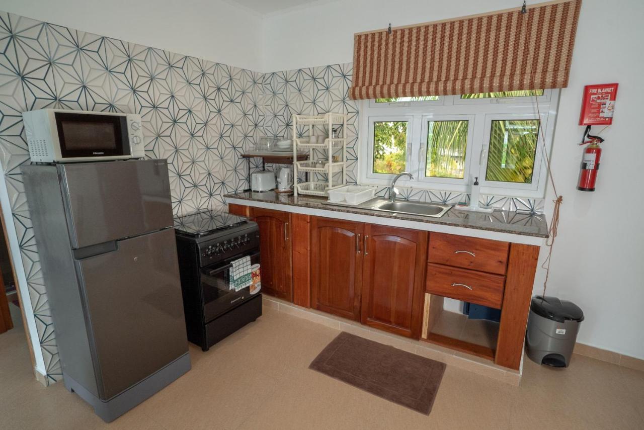 La Maison Hibiscus Self Catering Accommodation โบวาลง ภายนอก รูปภาพ