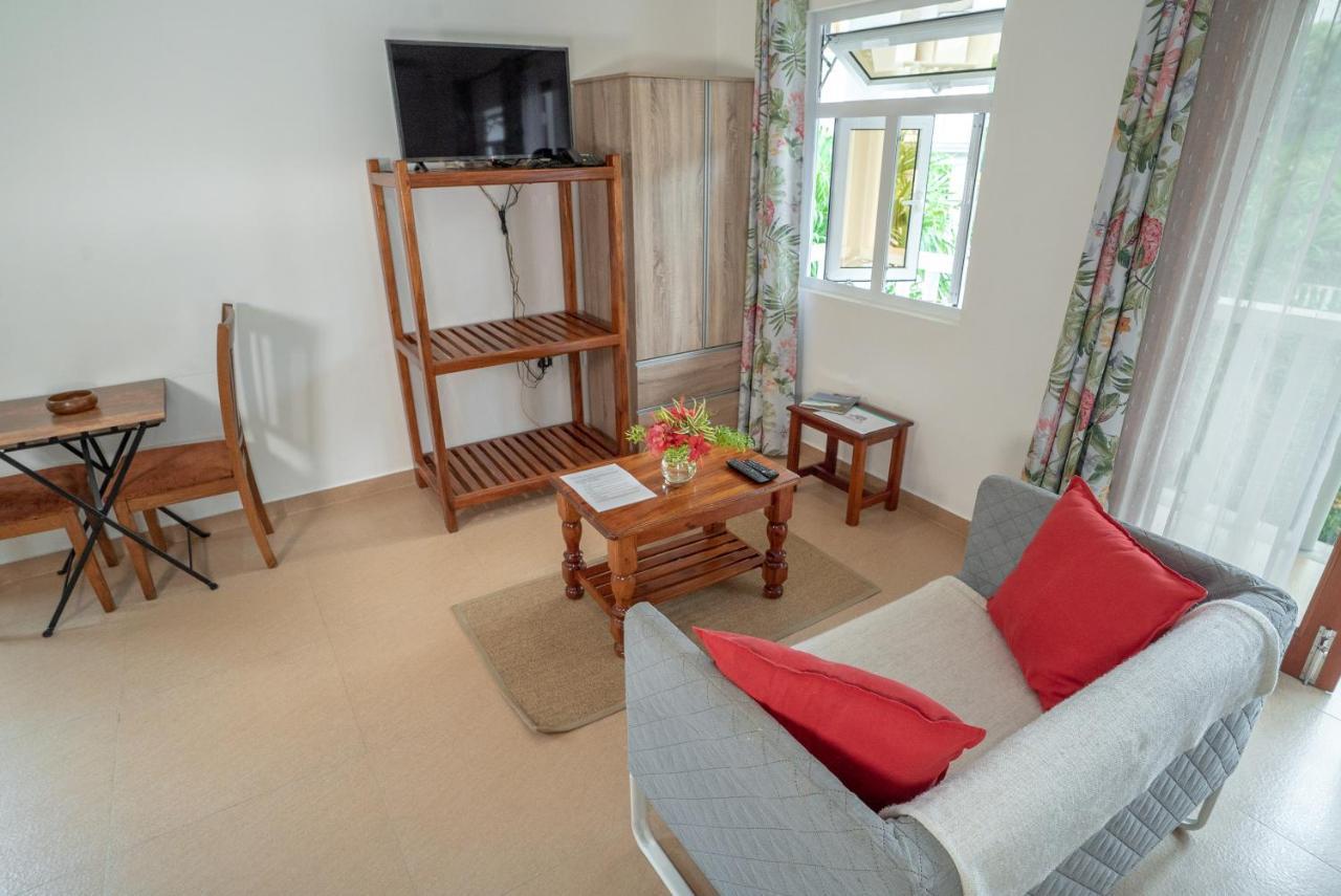 La Maison Hibiscus Self Catering Accommodation โบวาลง ภายนอก รูปภาพ