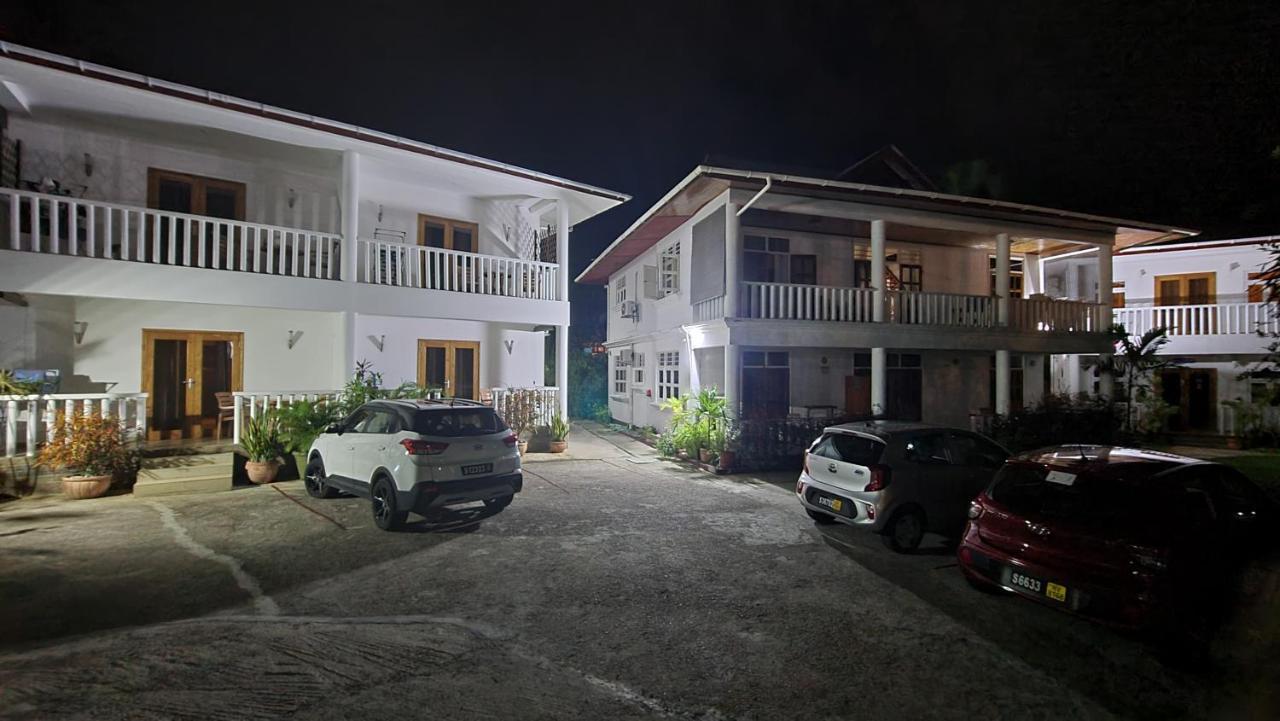 La Maison Hibiscus Self Catering Accommodation โบวาลง ภายนอก รูปภาพ